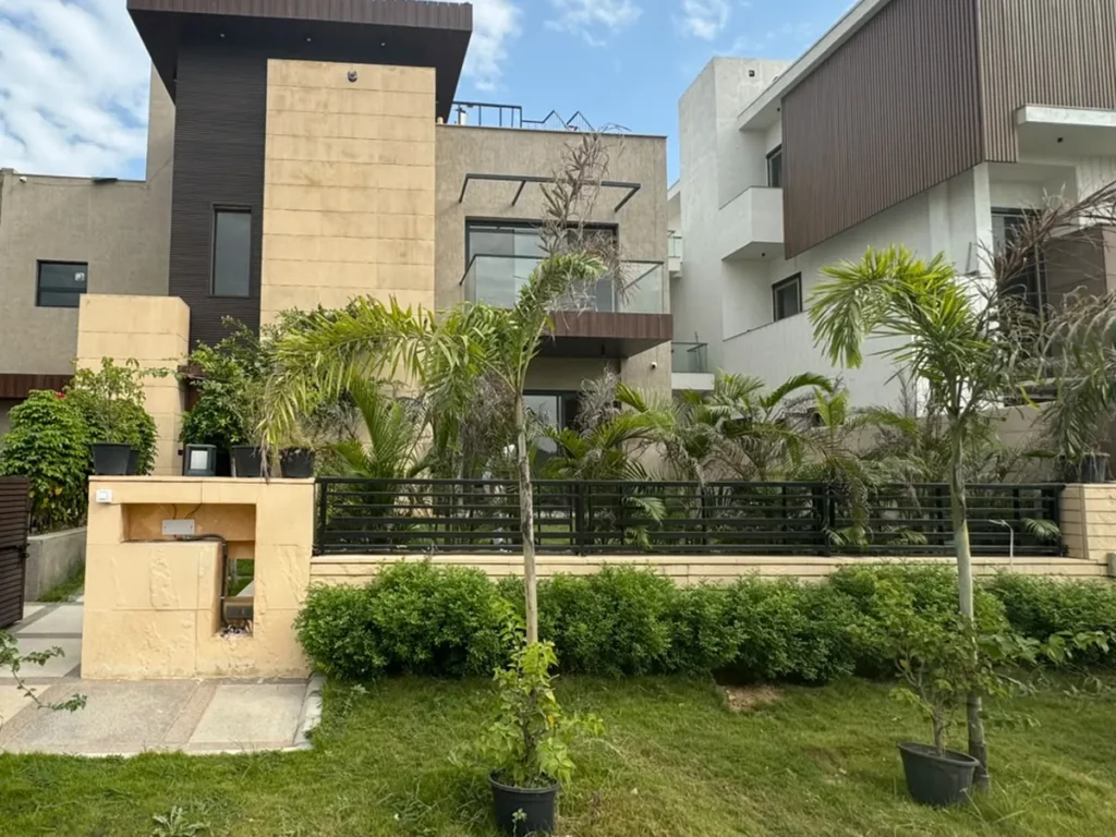 5 BHK Villa, Uniworld Resorts, Sector 33