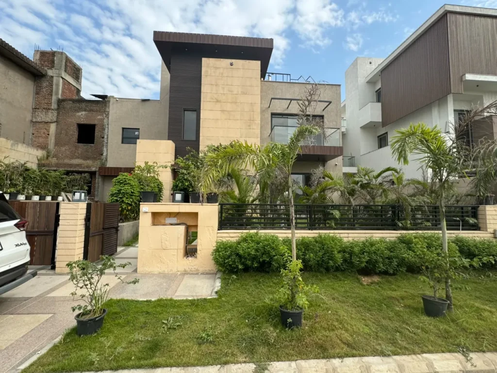 5 BHK Villa, Uniworld Resorts, Sector 33